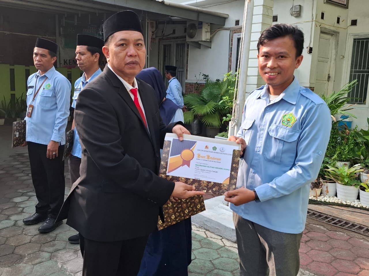 Sukses Raih Kinerja Terbaik, Kepala MAN Gowa: Ini Wujud Komitmen Kolektif dan Kedisiplinan Bersama